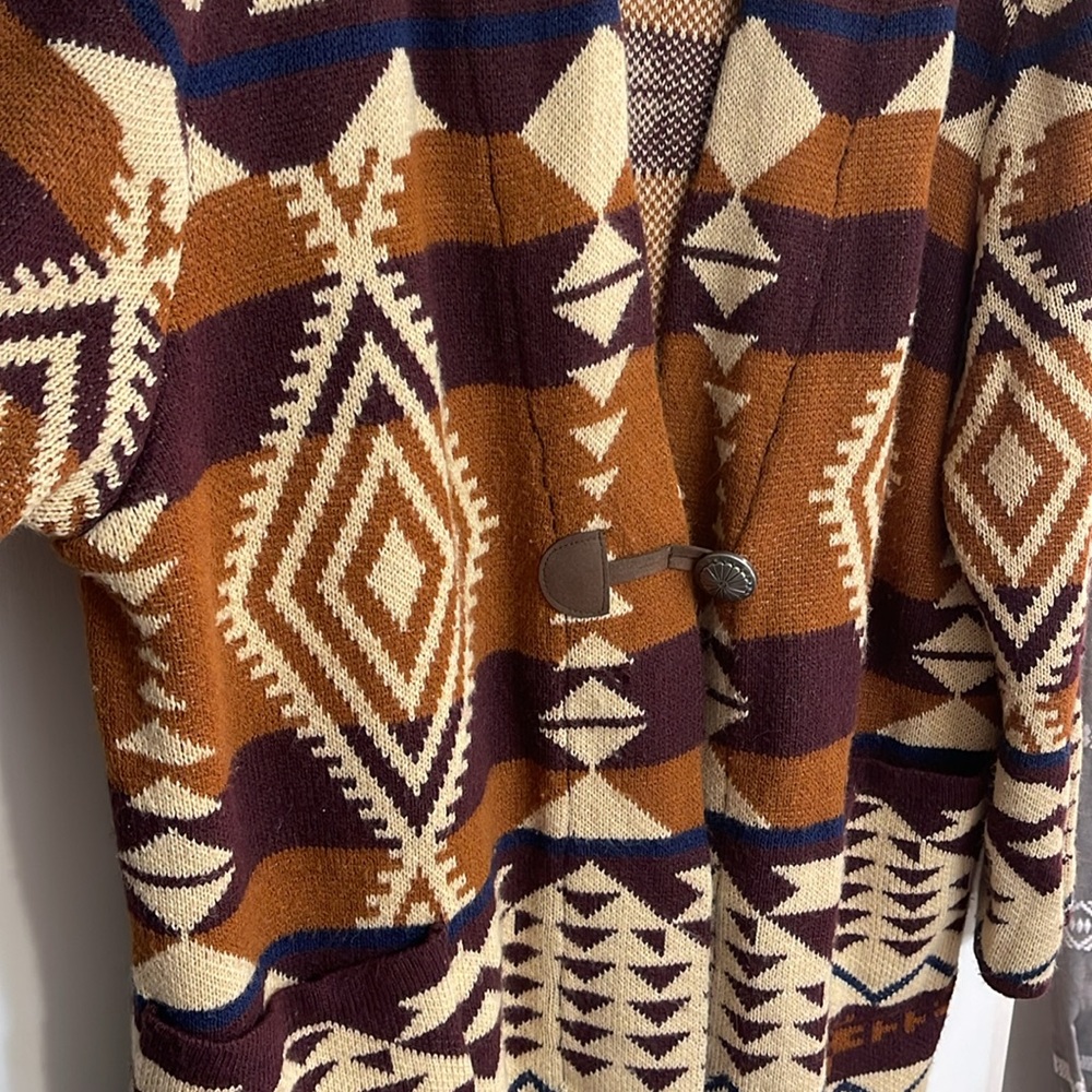 Sweater - Picture 4 of 4